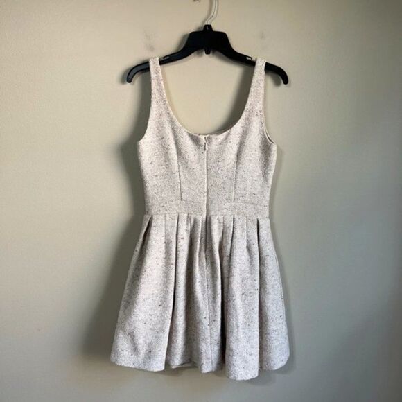 Paper crown small dress - Picture 5 of 6